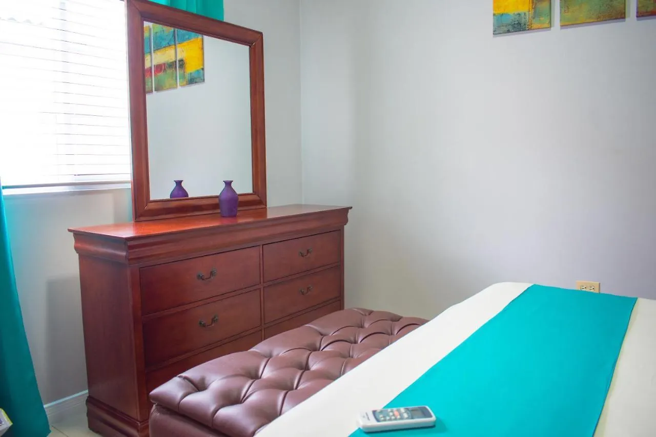 Casa Victoria Golf Retreat Apartment Ellis Caymanas