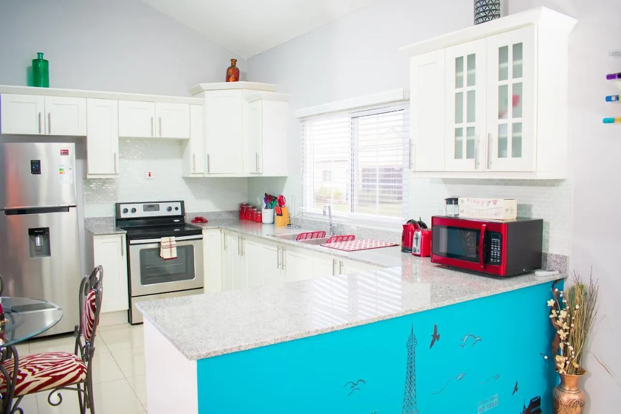 Casa Victoria Golf Retreat Apartment Ellis Caymanas