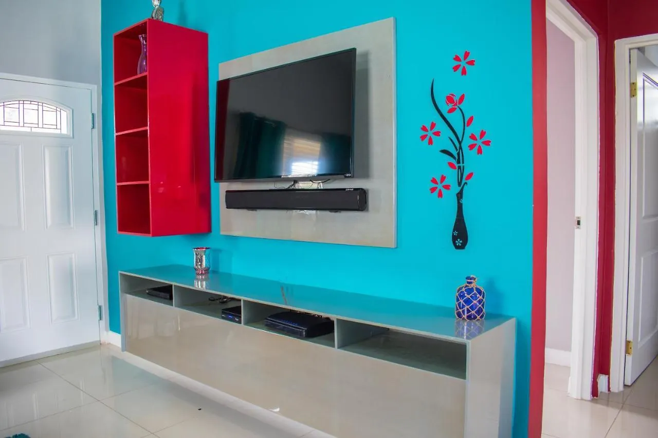 Casa Victoria Golf Retreat Apartment Ellis Caymanas