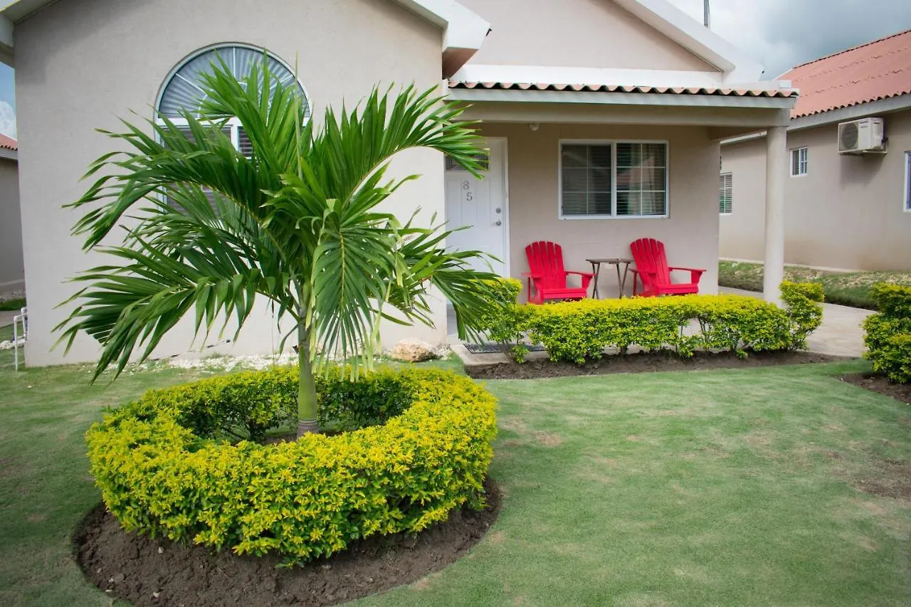 Casa Victoria Golf Retreat Apartment Ellis Caymanas